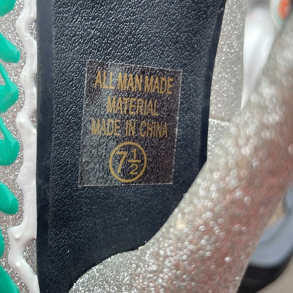 Customer Made Football Team High-heeled Pumps, Size 7 1/2 - Picture 8 of 12